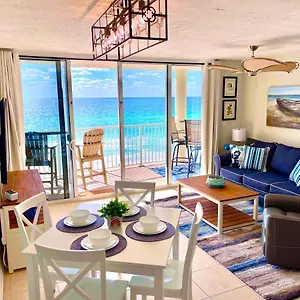 Emerald Bay Escape Aparthotel